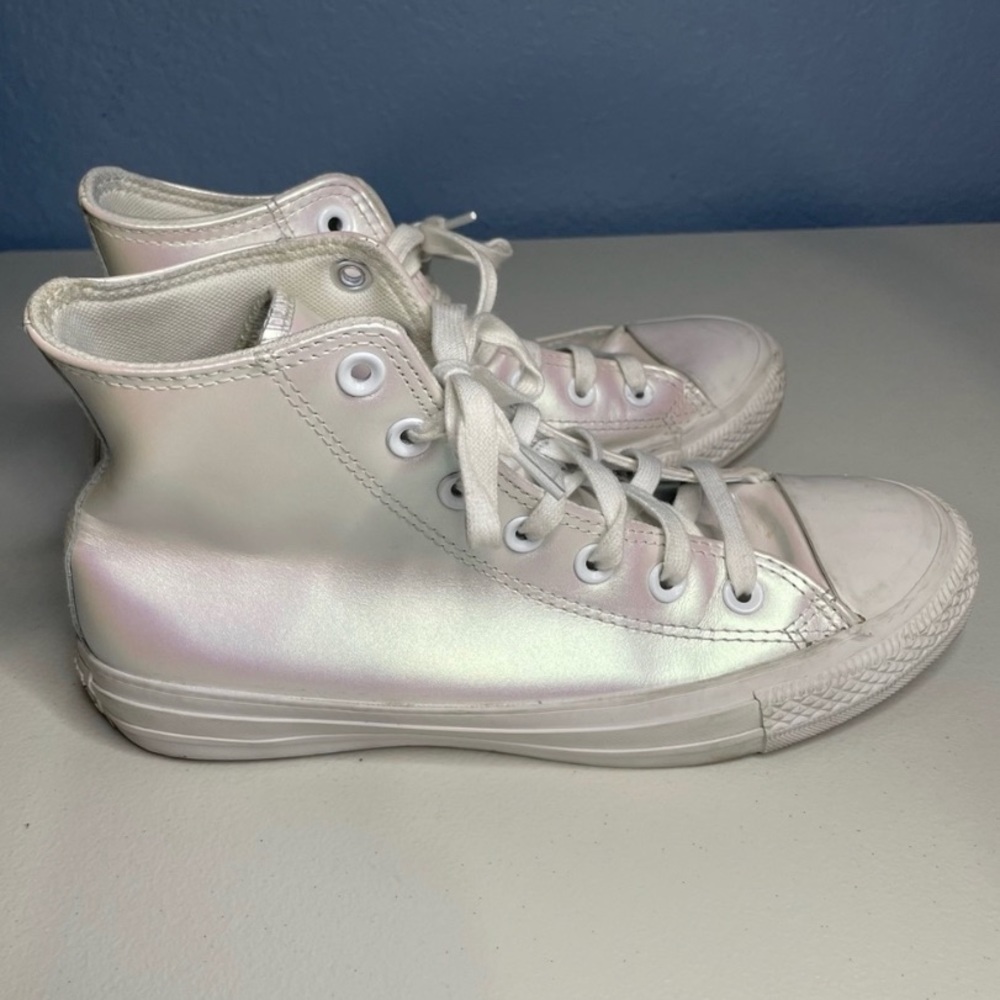 🪩 Pearly iridescent high top converse 💿
